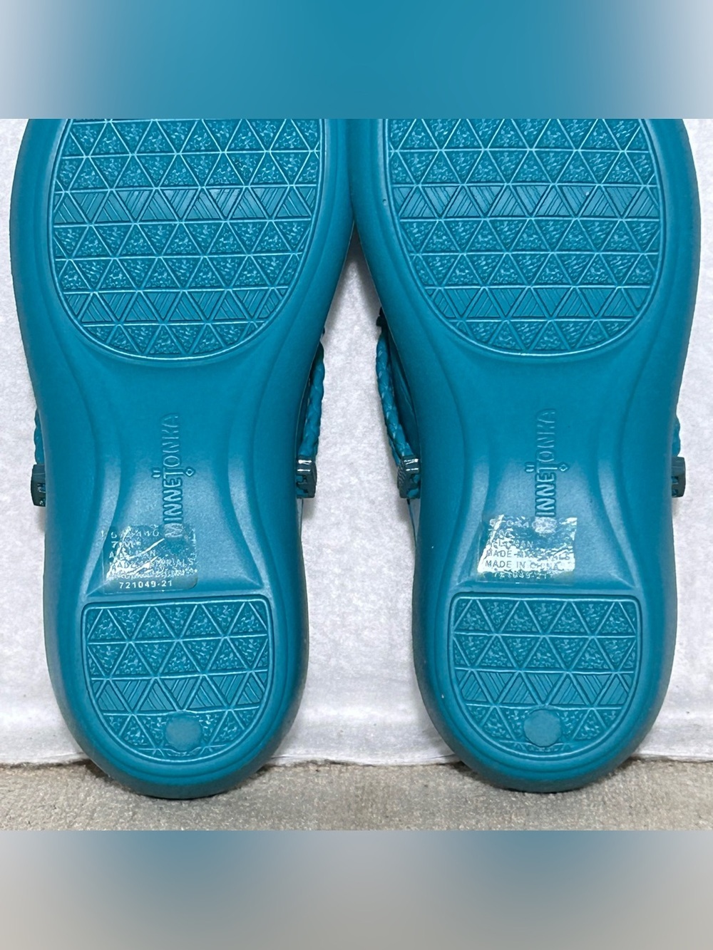 Minnetonka Womens Turquoise Silverthorne Prism Thong Slide Slip On Sandals SZ 7 - Picture 11 of 12